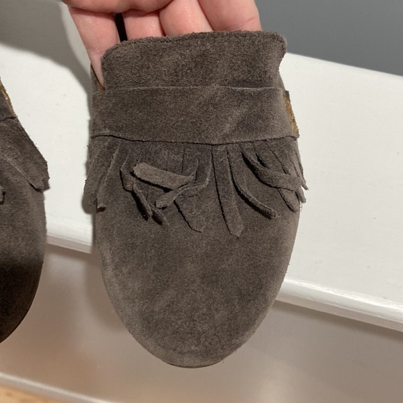 Born leather loafers with fringe beautiful gray EUC women's 9 - Picture 4 of 10